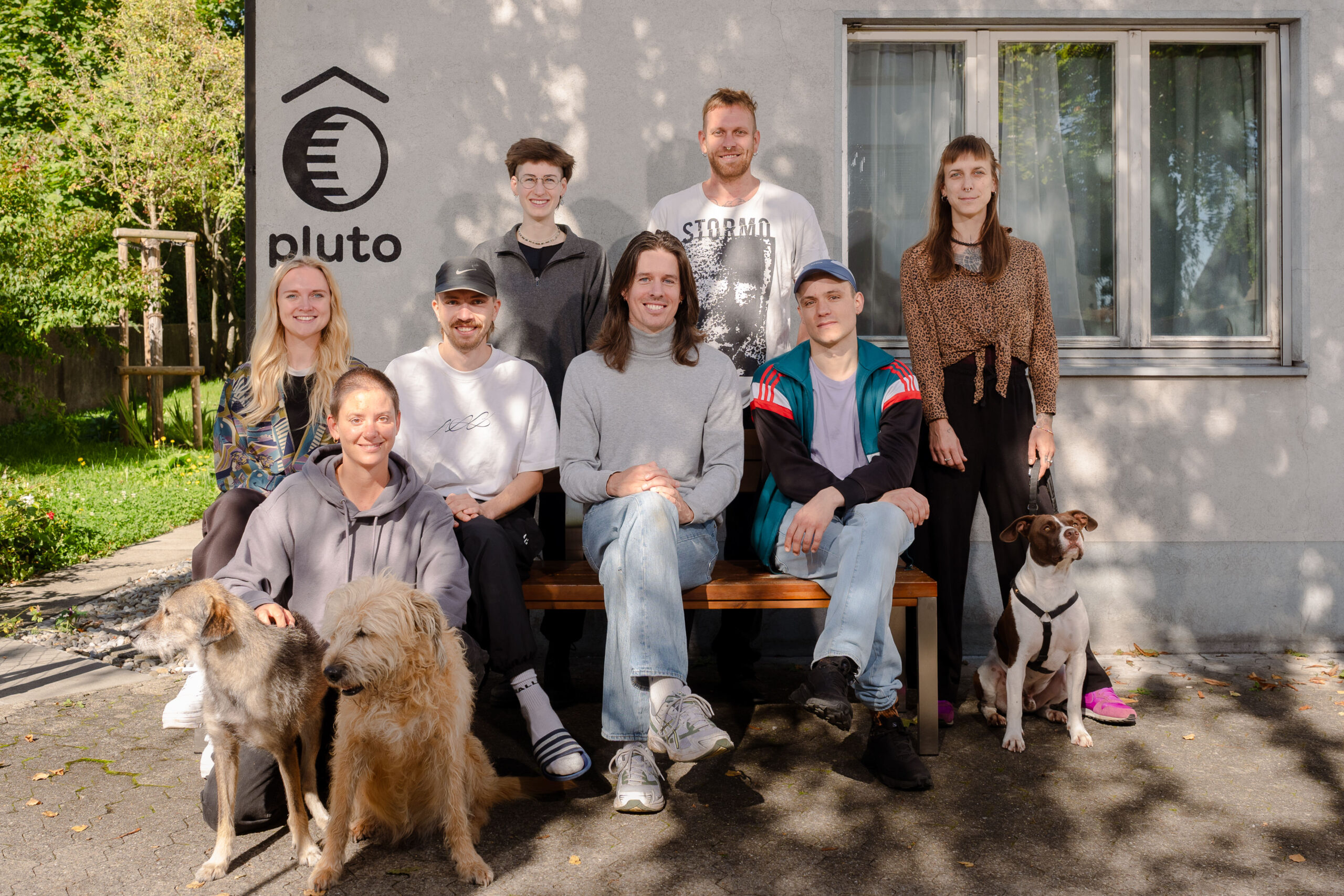 SCHWEIZ BERN PLUTO PORTRAITS